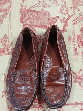 L.L. Bean Leather Slip On Mocassin Loafers in Chestnut Brown